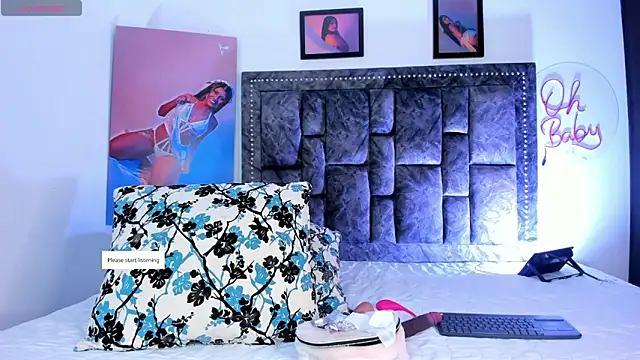 Snapshot of CandyRoxx1_ chatting on November 19, 5:35 pm CandyRoxx1 online show from November 19, 5:35 pm