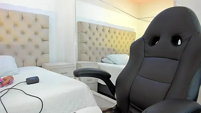 CandyRoxx1  online show from February 19, 2:47 pm