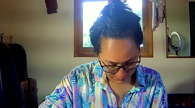 brittanycheeks online show from December 4, 7:50 pm