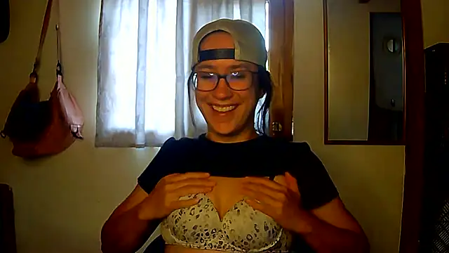 brittanycheeks online show from December 11, 3:58 pm