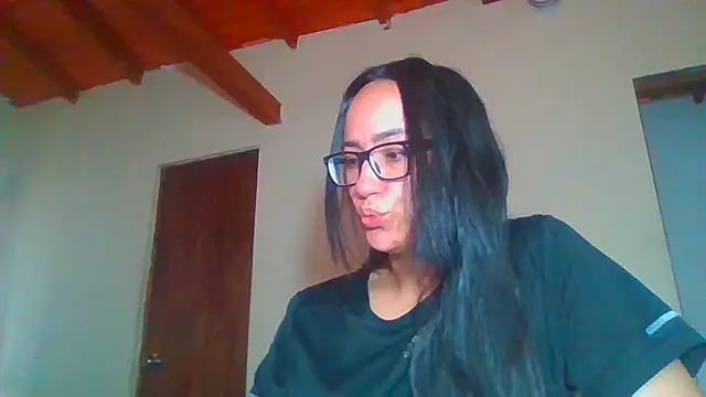 brittanycheeks online show from April 18, 8:53 pm