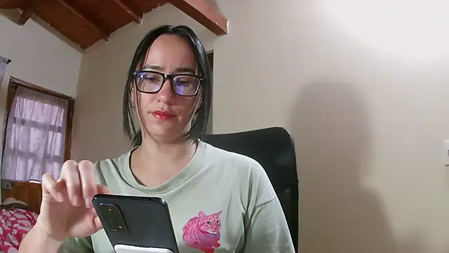 Snapshot of brittanycheeks chatting on March 1, 10:54 pm brittanycheeks online show from March 1, 10:54 pm