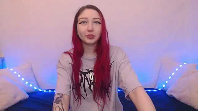 Snapshot of Emily_hardcore chatting on February 6, 11:15 pm Emily hardcore online show from February 6, 11:15 pm