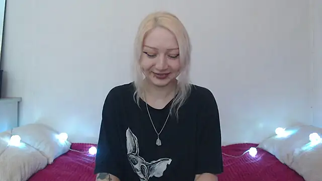 Snapshot of Emily_hardcore chatting on July 7, 11:30 pm Emily hardcore online show from July 7, 11:30 pm