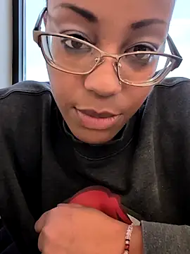 samone9 online show from February 22, 9:05 pm