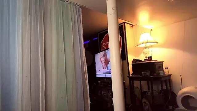 Snapshot of samone9 chatting on November 10, 4:06 am samone9 online show from November 10, 4:06 am