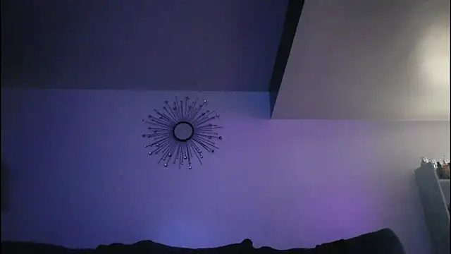 Snapshot of samone9 chatting on December 5, 3:05 am samone9 online show from December 5, 3:05 am