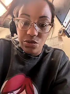 samone9 online show from March 28, 1:01 pm