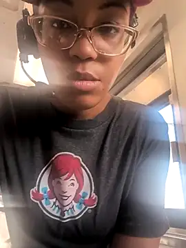 samone9 online show from March 26, 1:42 pm