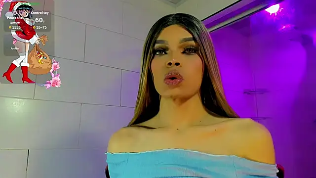 Snapshot of twoblacksexy chatting on December 16, 6:56 pm twoblacksexy online show from December 16, 6:56 pm