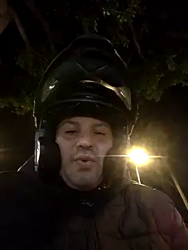 Snapshot of antonioM84 chatting on January 30, 10:19 pm antonioM84 online show from January 30, 10:19 pm