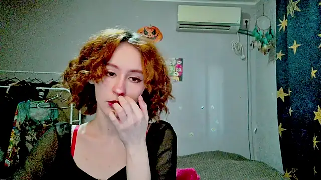 JoannaTompson online show from April 26, 1:47 am