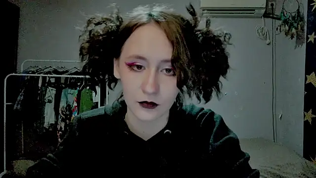 JoannaTompson online show from June 19, 12:05 am