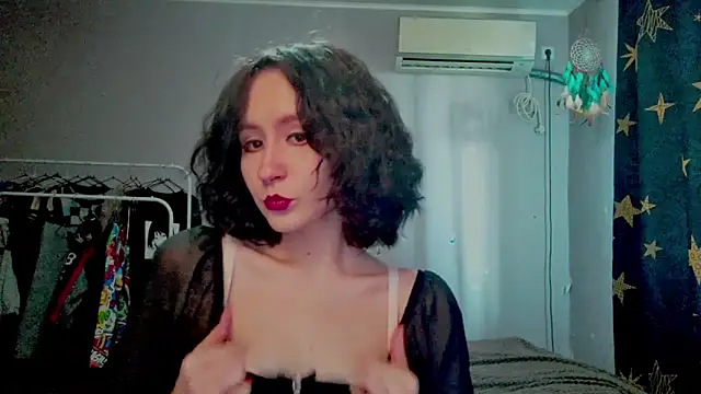 JoannaTompson online show from June 11, 2:22 am