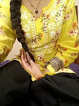 Snapshot of Ruchi-34 chatting on February 10, 10:20 pm Ruchi-34 online show from February 10, 10:20 pm