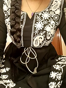 Snapshot of Ruchi-34 chatting on June 2, 9:59 pm Ruchi-34 online show from June 2, 9:59 pm
