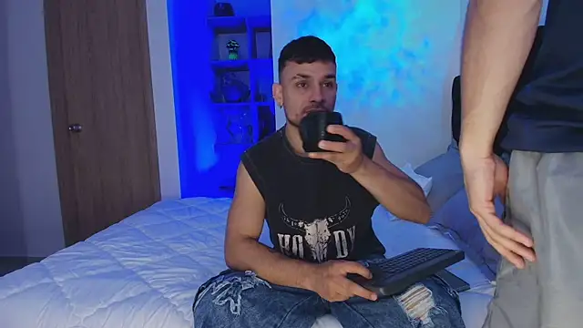 Snapshot of Aron-santoro chatting on January 11, 5:31 pm Aron-santoro online show from January 11, 5:31 pm