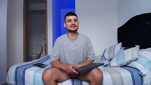 Aron-santoro online show from November 27, 2:06 pm