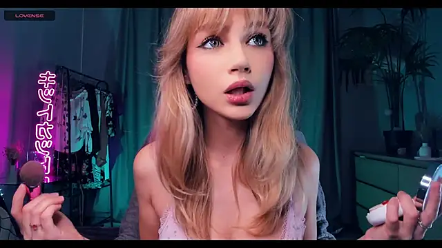 Snapshot of MelissaTetris chatting on November 29, 8:25 am MelissaTetris online show from November 29, 8:25 am