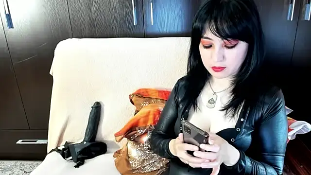 DaisyMun online show from May 8, 4:27 am