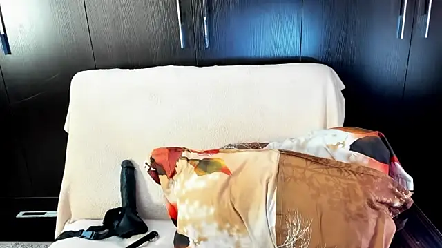 DaisyMun online show from April 15, 4:51 am