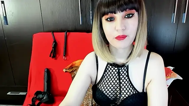 DaisyMun online show from May 21, 4:21 am