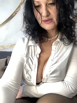 Katie-n online show from February 5, 7:04 am