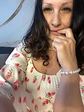 Snapshot of Katie-n chatting on May 26, 7:06 am Katie-n online show from May 26, 7:06 am