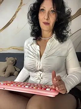 Katie-n online show from November 11, 6:41 am