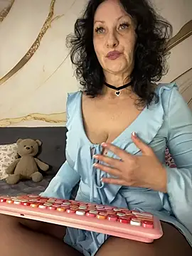 Katie-n online show from November 17, 6:50 am