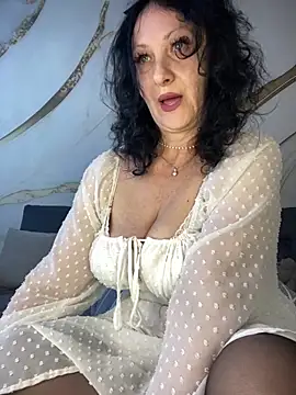Katie-n online show from September 25, 5:57 am