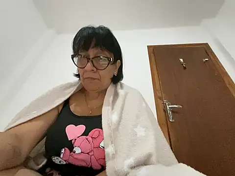 sweeviolet online show from April 23, 6:42 am