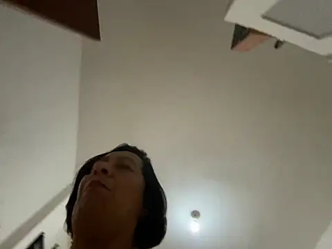 Snapshot of sweeviolet chatting on February 26, 2:39 pm sweeviolet online show from February 26, 2:39 pm