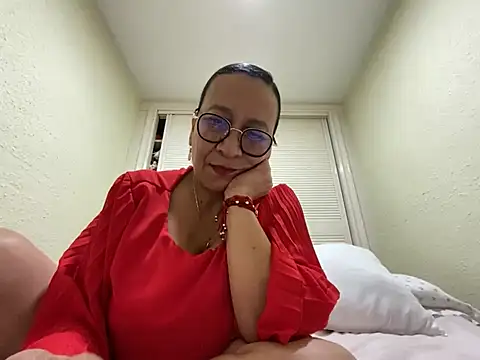 Snapshot of sweeviolet chatting on February 22, 2:19 pm sweeviolet online show from February 22, 2:19 pm