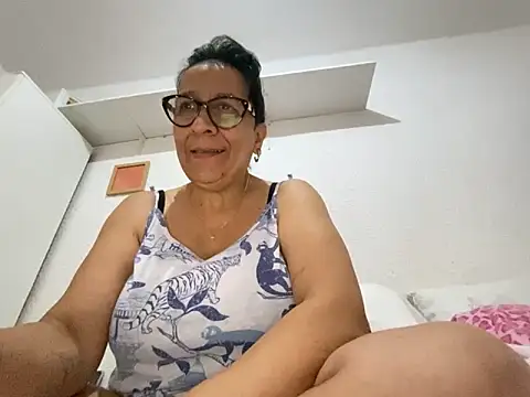 sweeviolet online show from May 25, 6:34 am