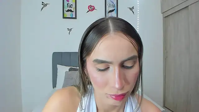 Snapshot of im_sarah34 chatting on February 27, 6:24 am im sarah34 online show from February 27, 6:24 am