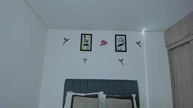 Snapshot of im_sarah34 chatting on February 9, 9:46 pm im sarah34 online show from February 9, 9:46 pm