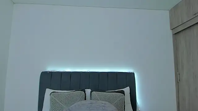 im sarah34 online show from April 10, 4:52 am