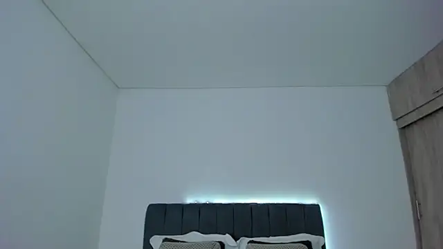 Snapshot of im_sarah34 chatting on June 16, 10:10 pm im sarah34 online show from June 16, 10:10 pm