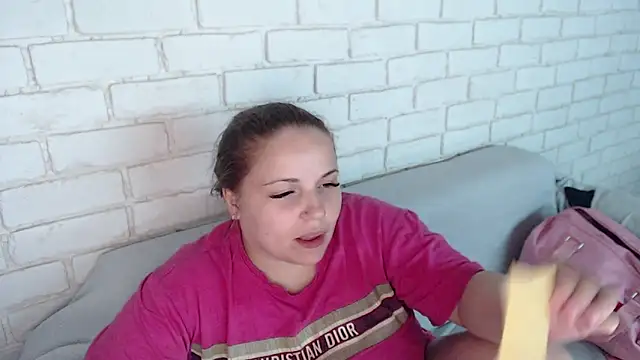 Crazyy girl  online show from June 10, 3:24 pm