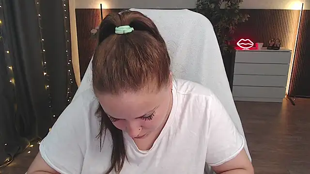 Crazyy girl  online show from June 29, 3:46 am