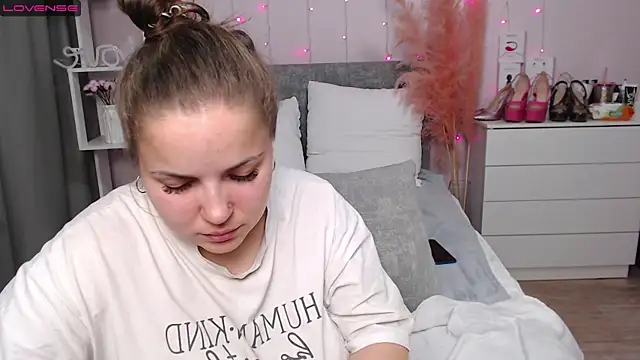 Snapshot of Crazyy_girl_ chatting on January 8, 3:18 pm Crazyy girl online show from January 8, 3:18 pm