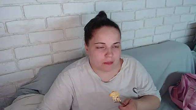 Crazyy girl  online show from May 24, 5:35 pm