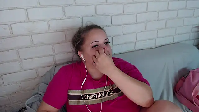 Snapshot of Crazyy_girl_ chatting on November 19, 3:45 pm Crazyy girl online show from November 19, 3:45 pm