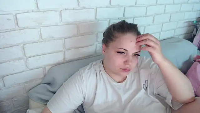 Crazyy girl  online show from April 8, 3:02 pm