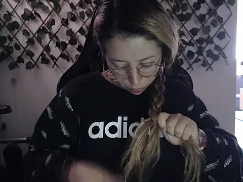 jeiana4u online show from April 21, 8:26 pm