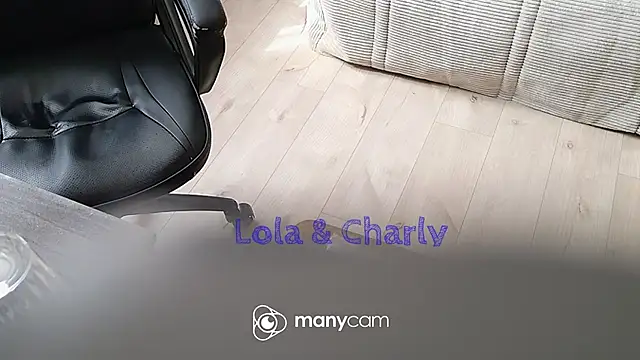 lolacharlyxh online show from May 1, 9:03 am