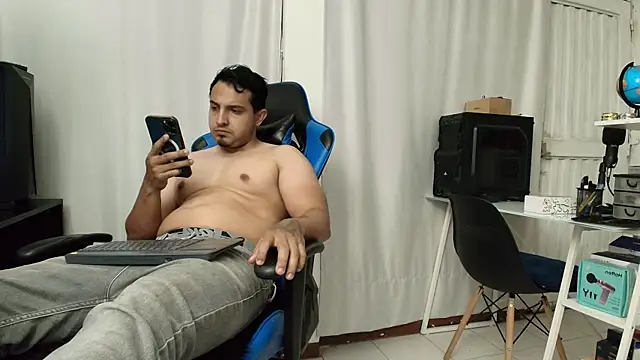 hott dicks online show from April 7, 11:28 pm