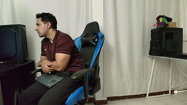 hott dicks online show from March 31, 10:01 pm