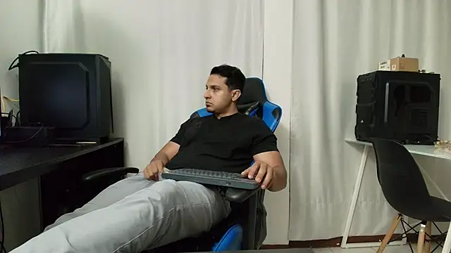 hott dicks online show from May 4, 11:18 pm